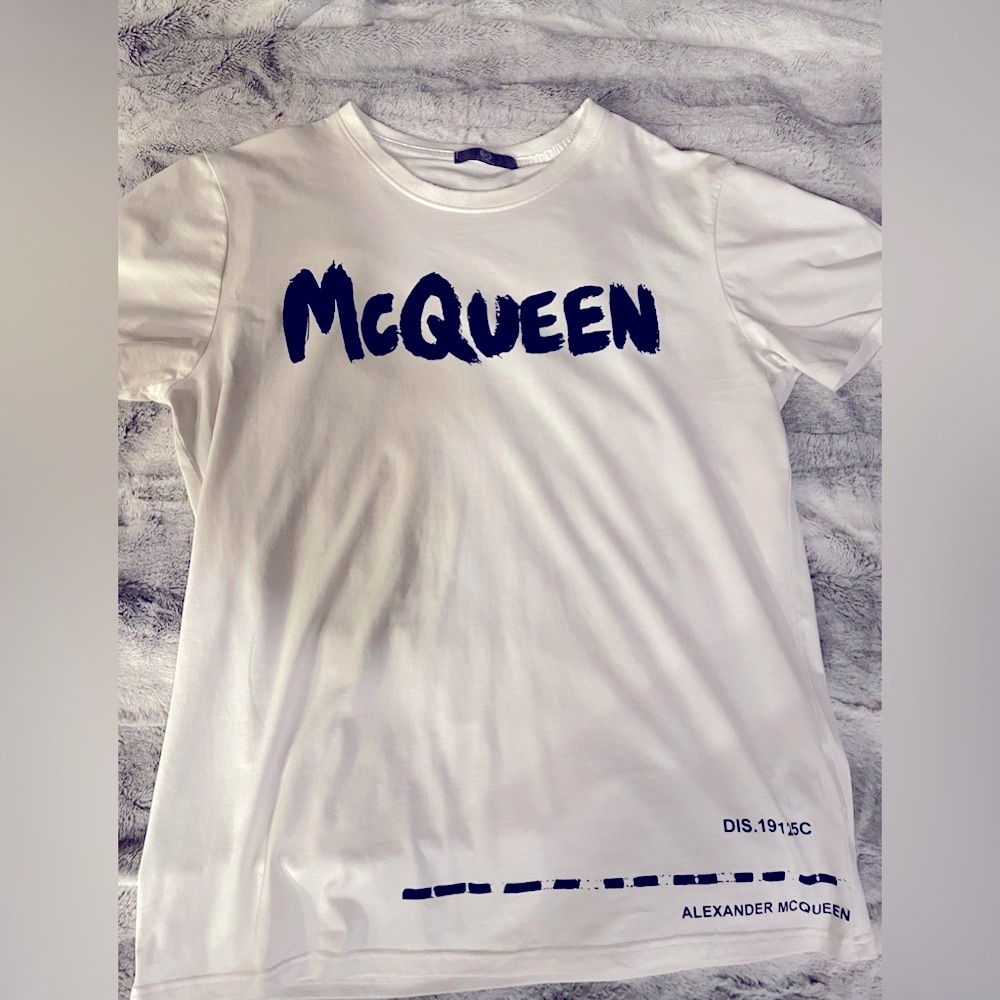 ***AUTHENTIC***Alexander McQueen graffiti logo t-shirt